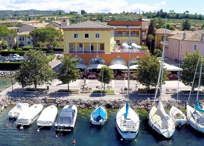 Vela D'oro ***s מלון 3*